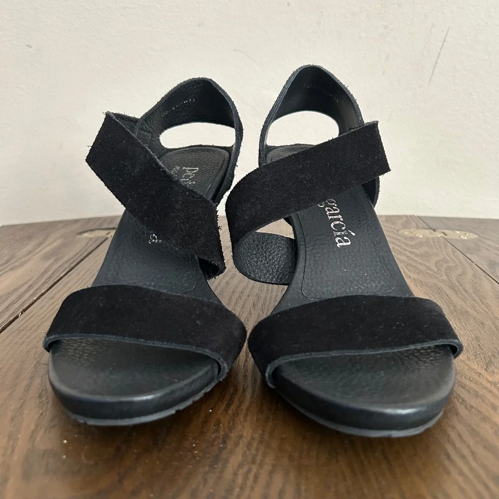 Pedro Garcia Black Suede Kitten Heel Sandals West Size 39/9 Womens